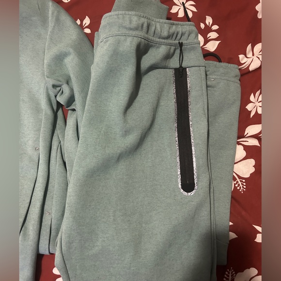 Nike Tech Full Sweatsuit Teal Green (Below Retail) - Picture 4 of 5